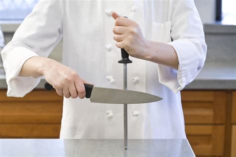 How to Clean Knives: The Art of Sharpening Your Culinary Skills